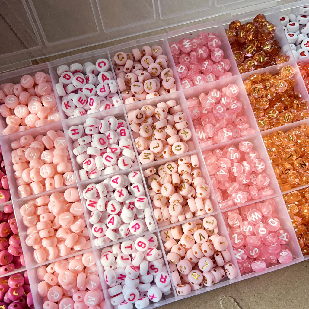 300/840pcs Pink, Red & White, Golden Letter & Heart Acrylic Beads Set - Jewelry Making Kit for DIY Bracelets, Necklaces