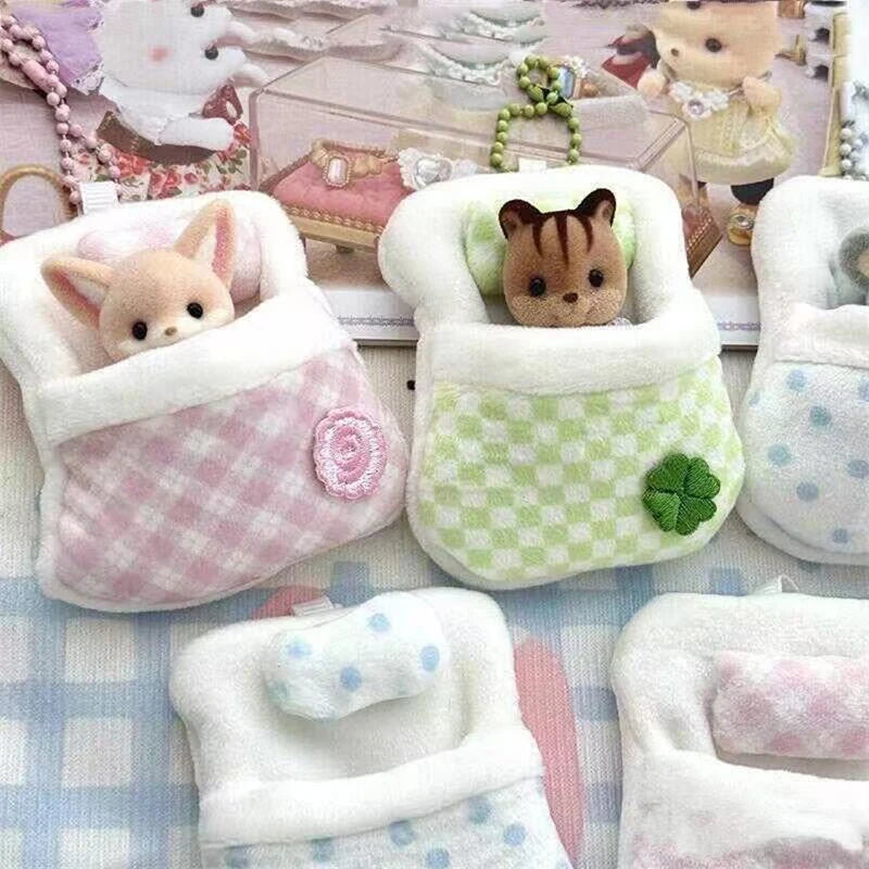 ▶1Pcs Cute Plush Four-leaf Clover Doll Bed 8*6*1CM Soft Sleeping Bag Mini Doll Room Decoration Furniture Doll Accessories