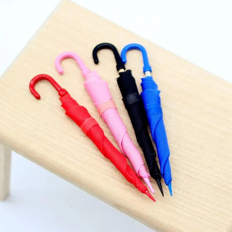 Dollhouse Mini Umbrella – Realistic 1:12 Non-Opening Dollhouse Accessory for Fairy Garden Paths & Micro Landscapes