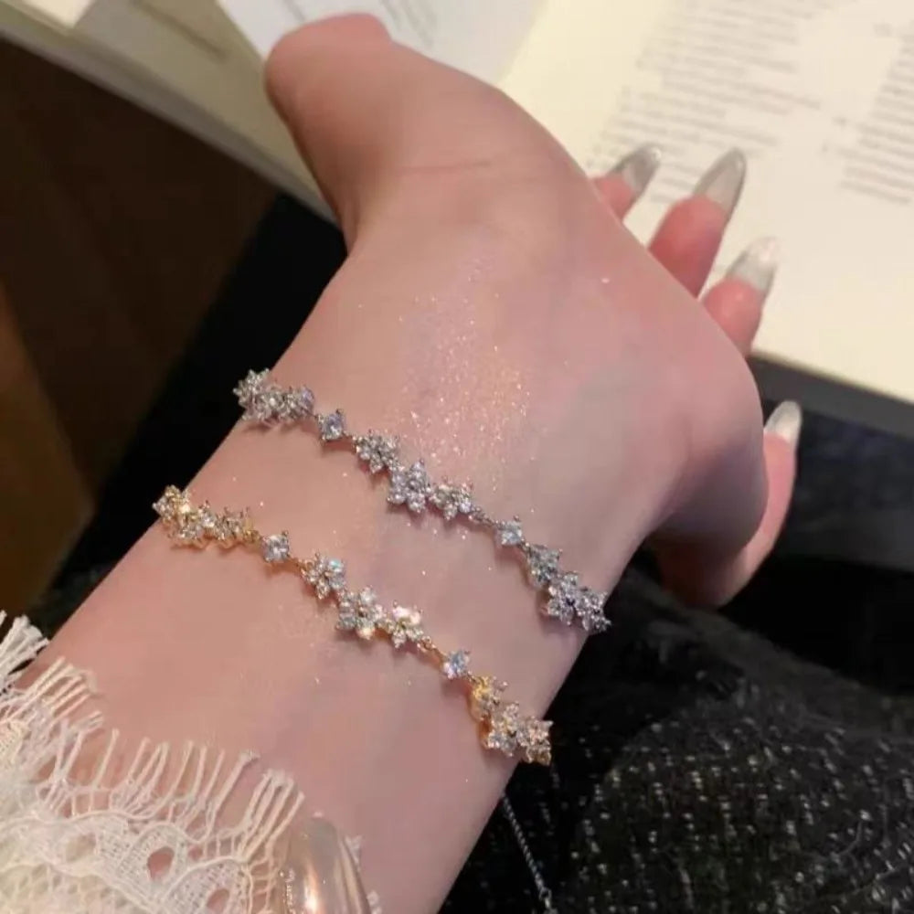 Exquisite Luxury Shining Micro-inlaid Zircon Cherry Blossoms Flower-shaped Adjustable Pull Bracelet for Women Sweet Jewelry Gift