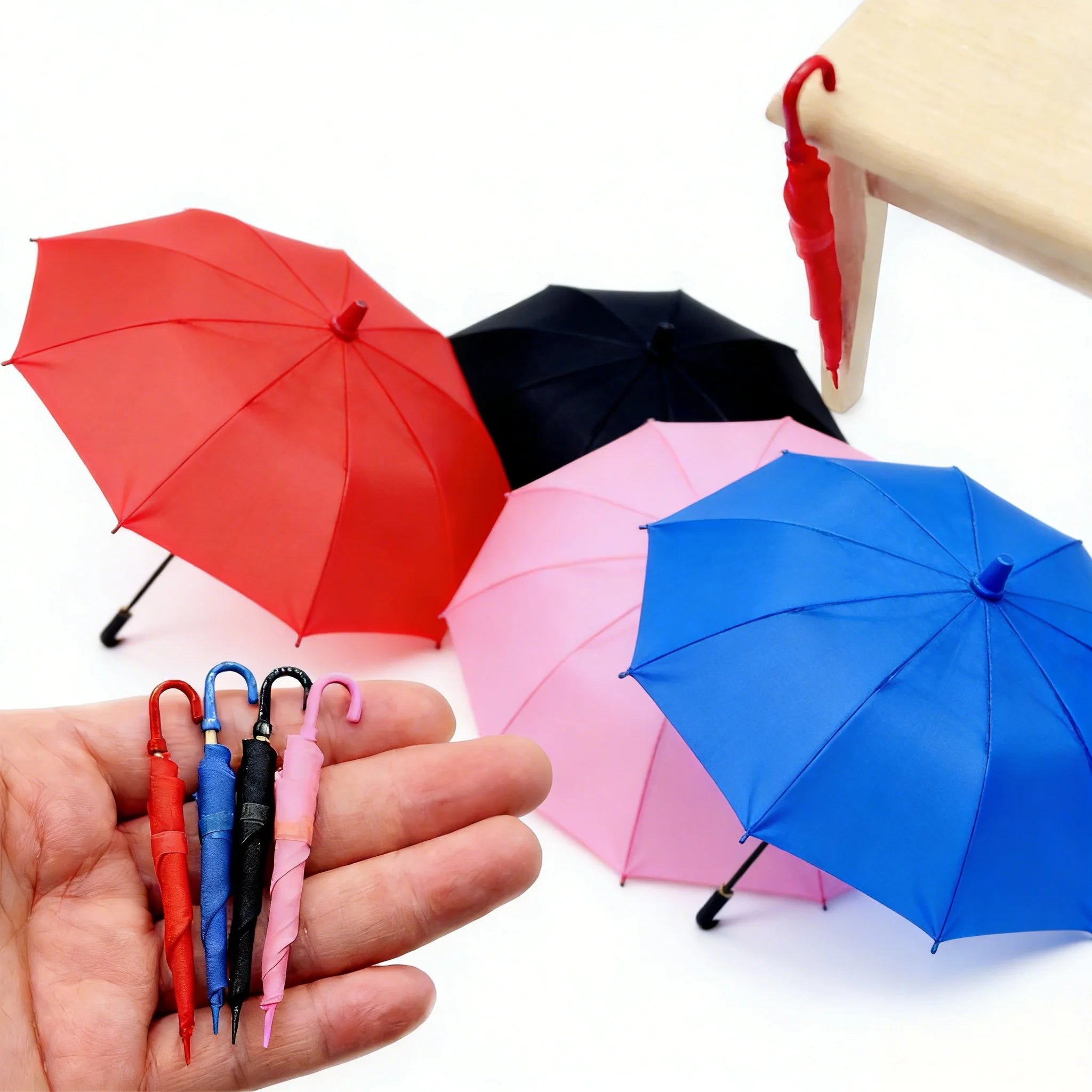 Dollhouse Mini Umbrella – Realistic 1:12 Non-Opening Dollhouse Accessory for Fairy Garden Paths & Micro Landscapes